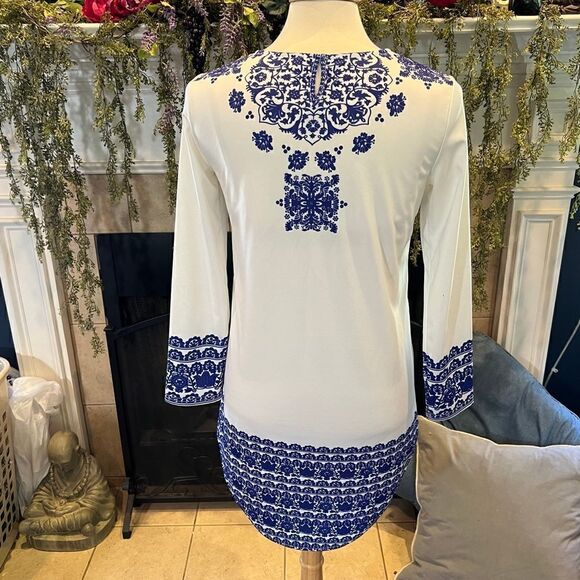 Ginny Blue and white mandala dress - Picture 3 of 11